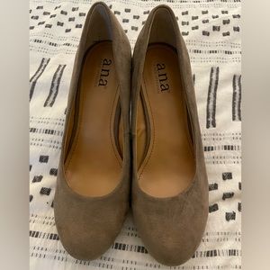 Women’s ANA Closed Toe Wedge